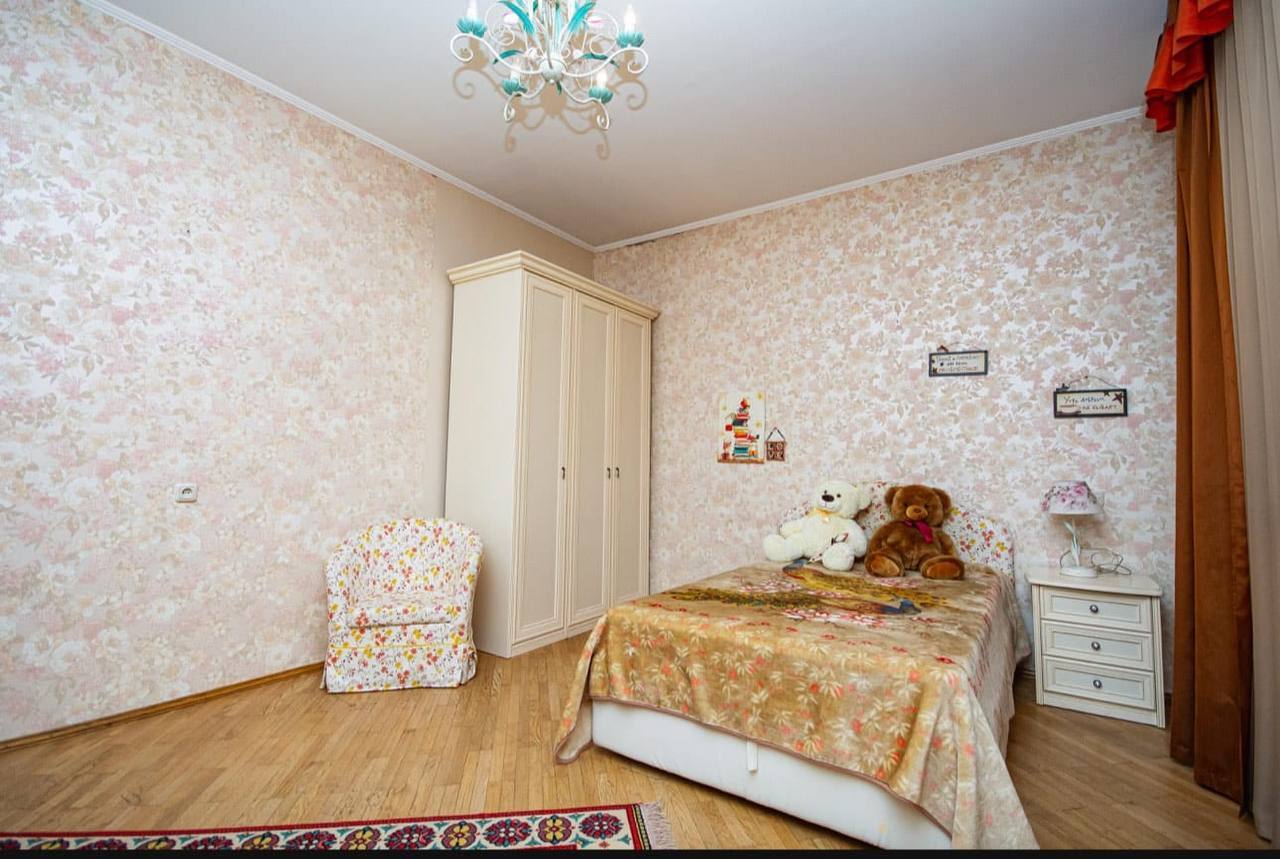 Продаж будинку 380 м², Івана Іжакевича вул., 72