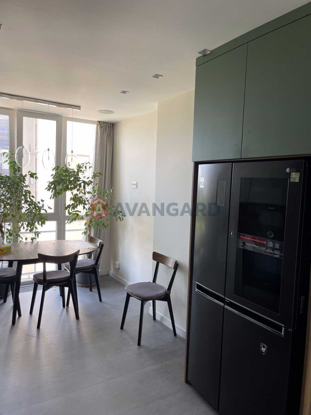 Оренда 4-кімнатної квартири 155 м², Метрологічна вул., 109