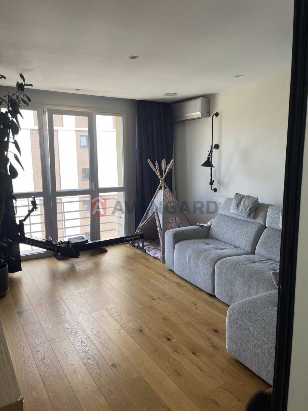 Оренда 4-кімнатної квартири 155 м², Метрологічна вул., 109