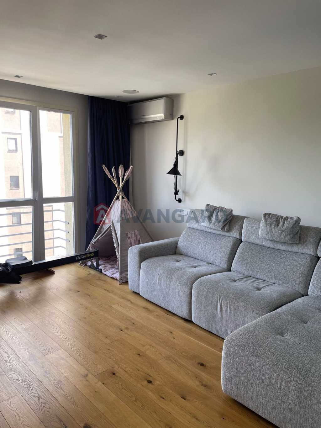 Оренда 4-кімнатної квартири 155 м², Метрологічна вул., 109