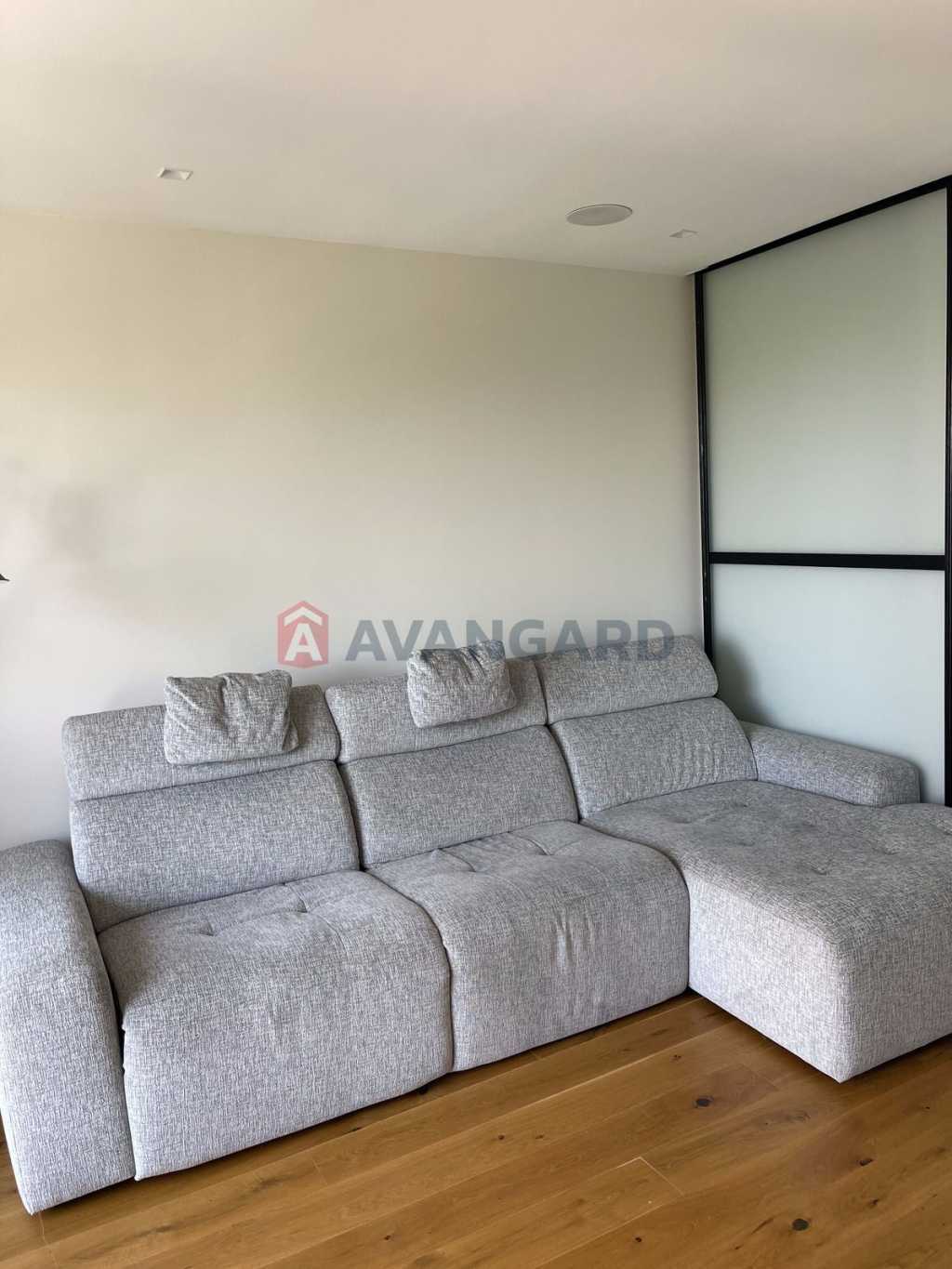 Оренда 4-кімнатної квартири 155 м², Метрологічна вул., 109