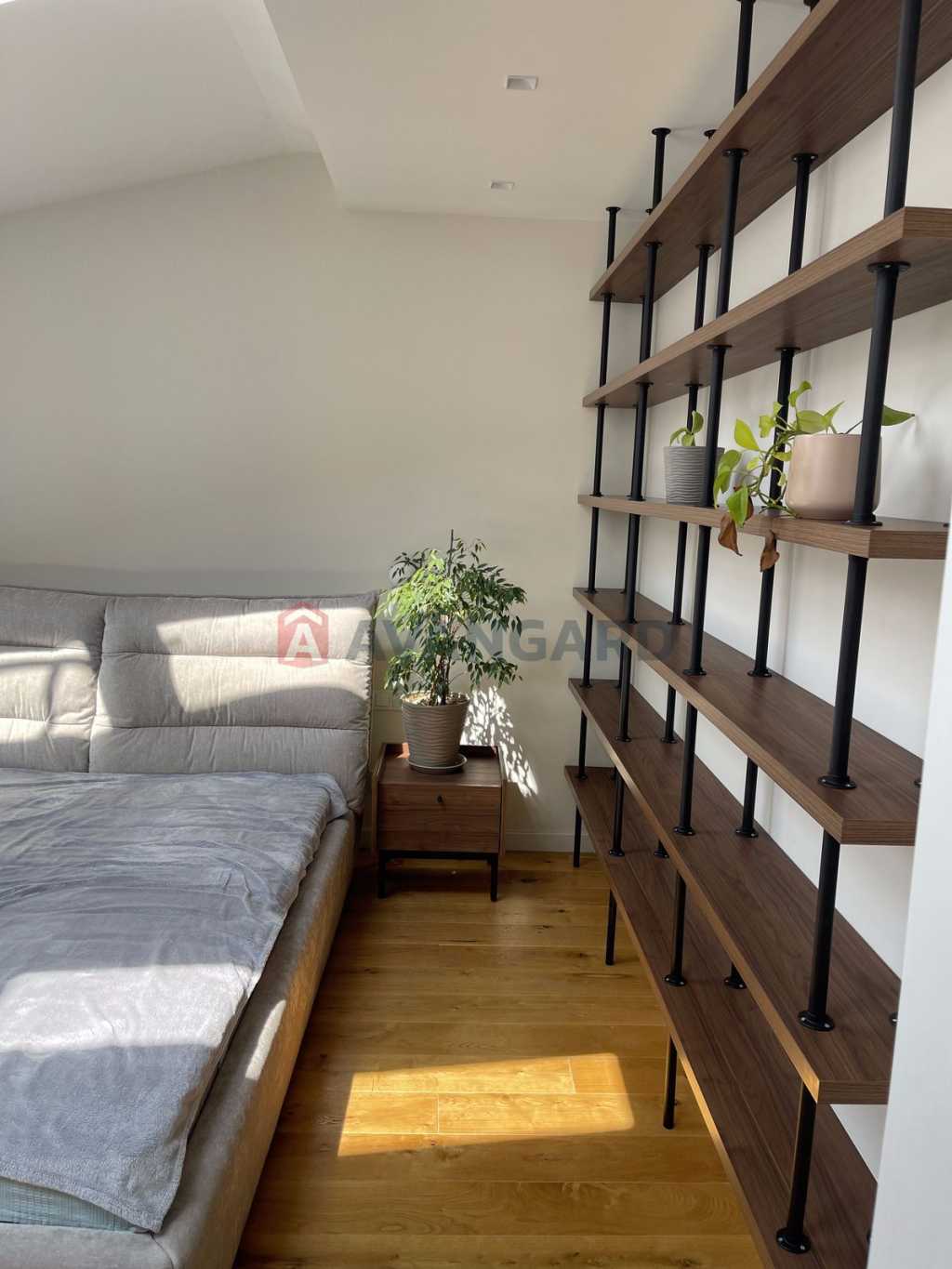 Оренда 4-кімнатної квартири 155 м², Метрологічна вул., 109