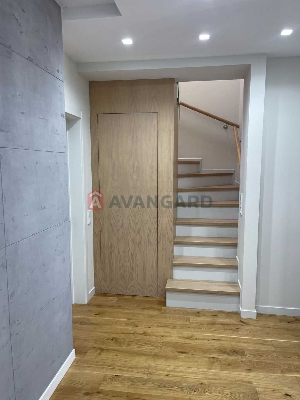 Оренда 4-кімнатної квартири 155 м², Метрологічна вул., 109