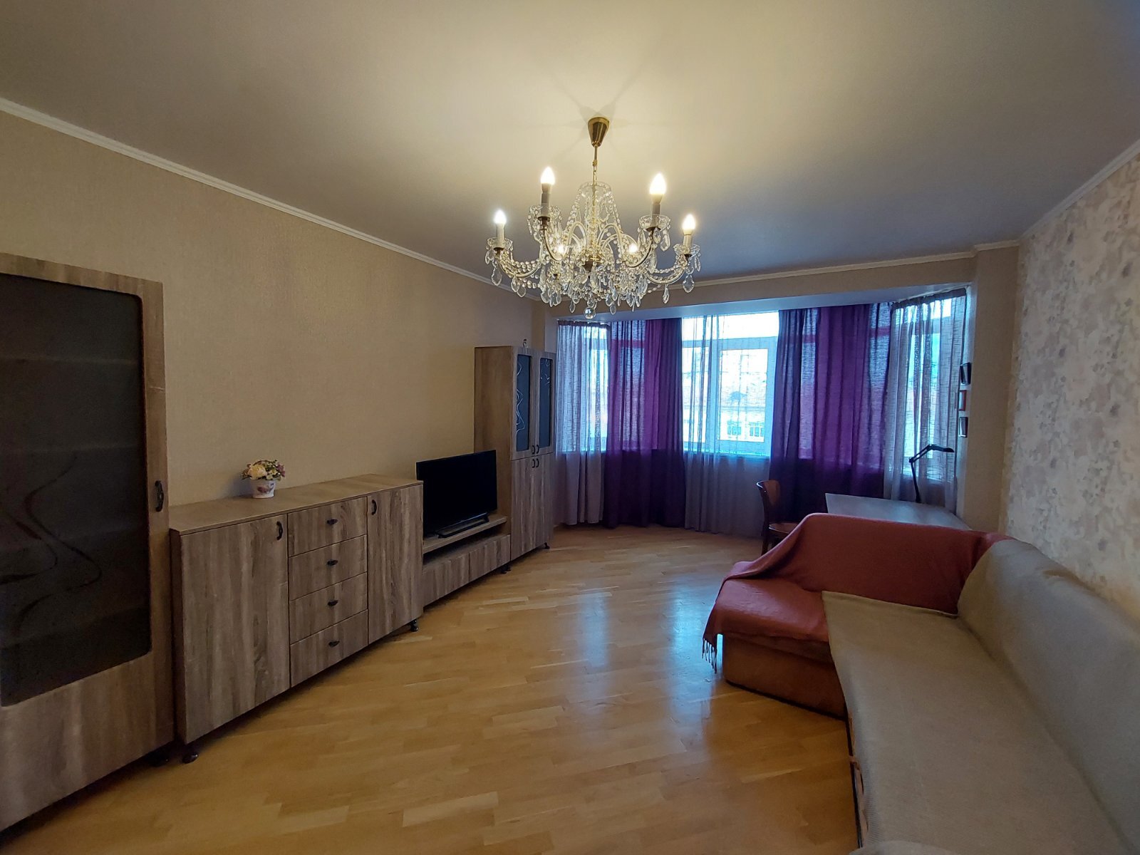 Оренда 3-кімнатної квартири 100 м², Введенська вул.