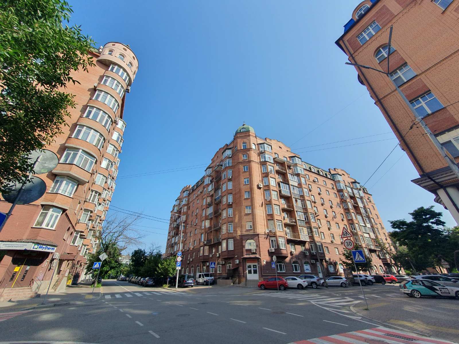 Оренда 3-кімнатної квартири 100 м², Введенська вул.