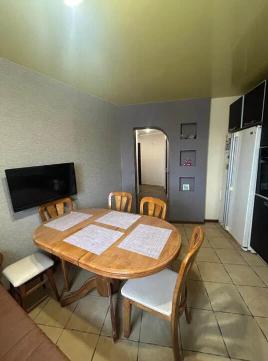 Продаж 2-кімнатної квартири 72.3 м², Нижньосироватська вул.