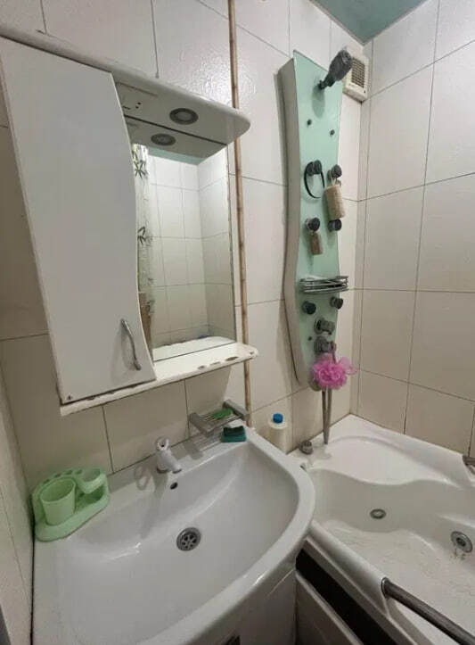 Продаж 2-кімнатної квартири 72.3 м², Нижньосироватська вул.