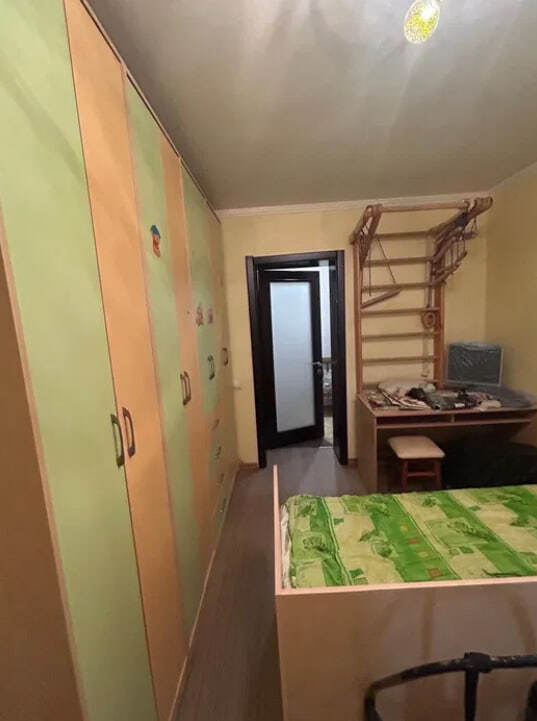 Продаж 2-кімнатної квартири 72.3 м², Нижньосироватська вул.