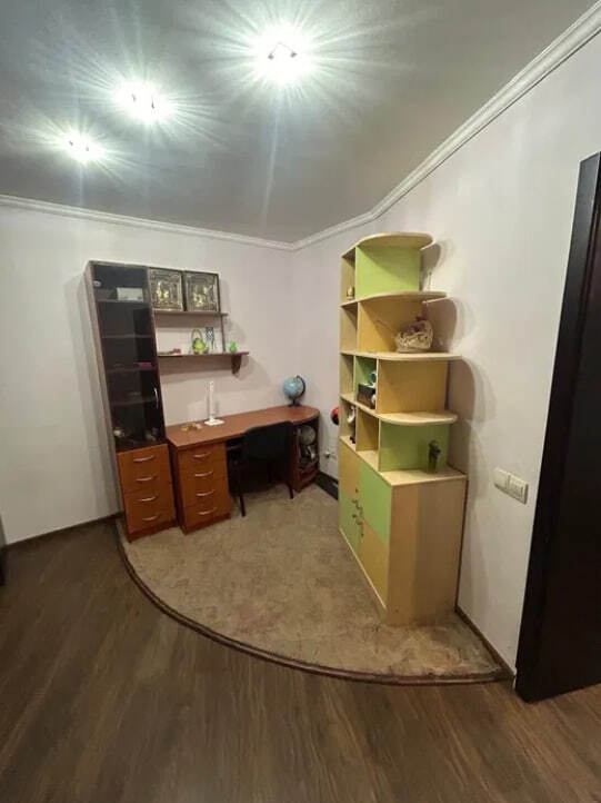 Продаж 2-кімнатної квартири 72.3 м², Нижньосироватська вул.