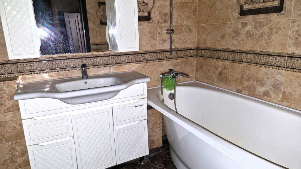 Продажа 3-комнатной квартиры 107 м², Пономарева ул., 26 К4