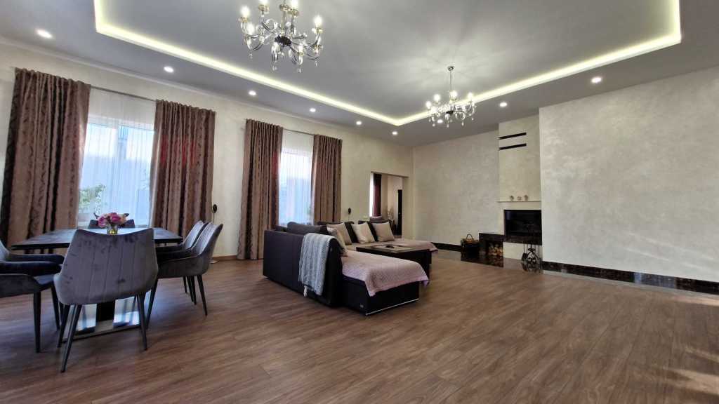 Продаж будинку 250 м², Андріївська вул.
