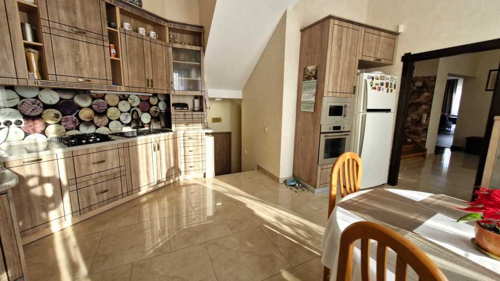 Продаж будинку 250 м², Андріївська вул.
