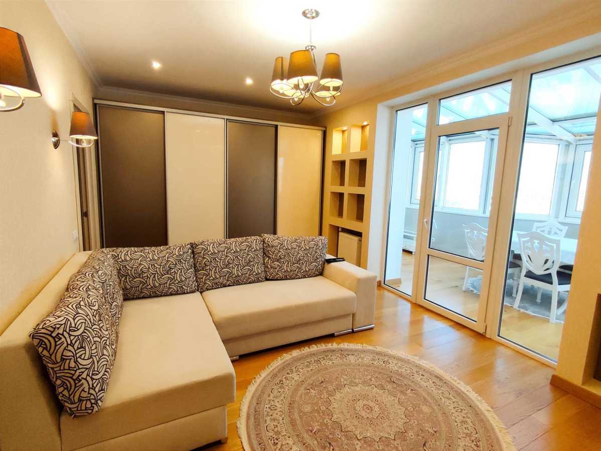 Аренда 3-комнатной квартиры 134.3 м², Николая Голего ул., 7В