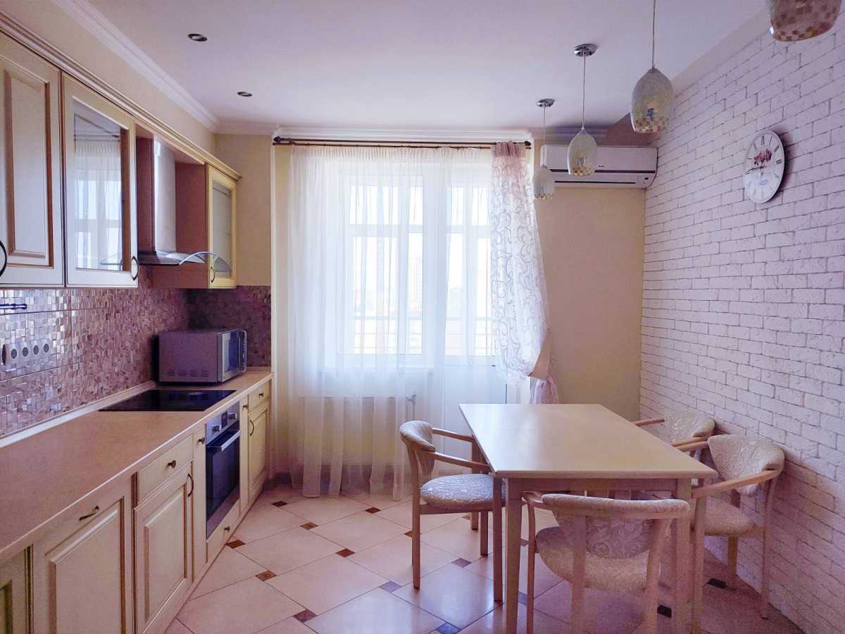 Аренда 3-комнатной квартиры 134.3 м², Николая Голего ул., 7В
