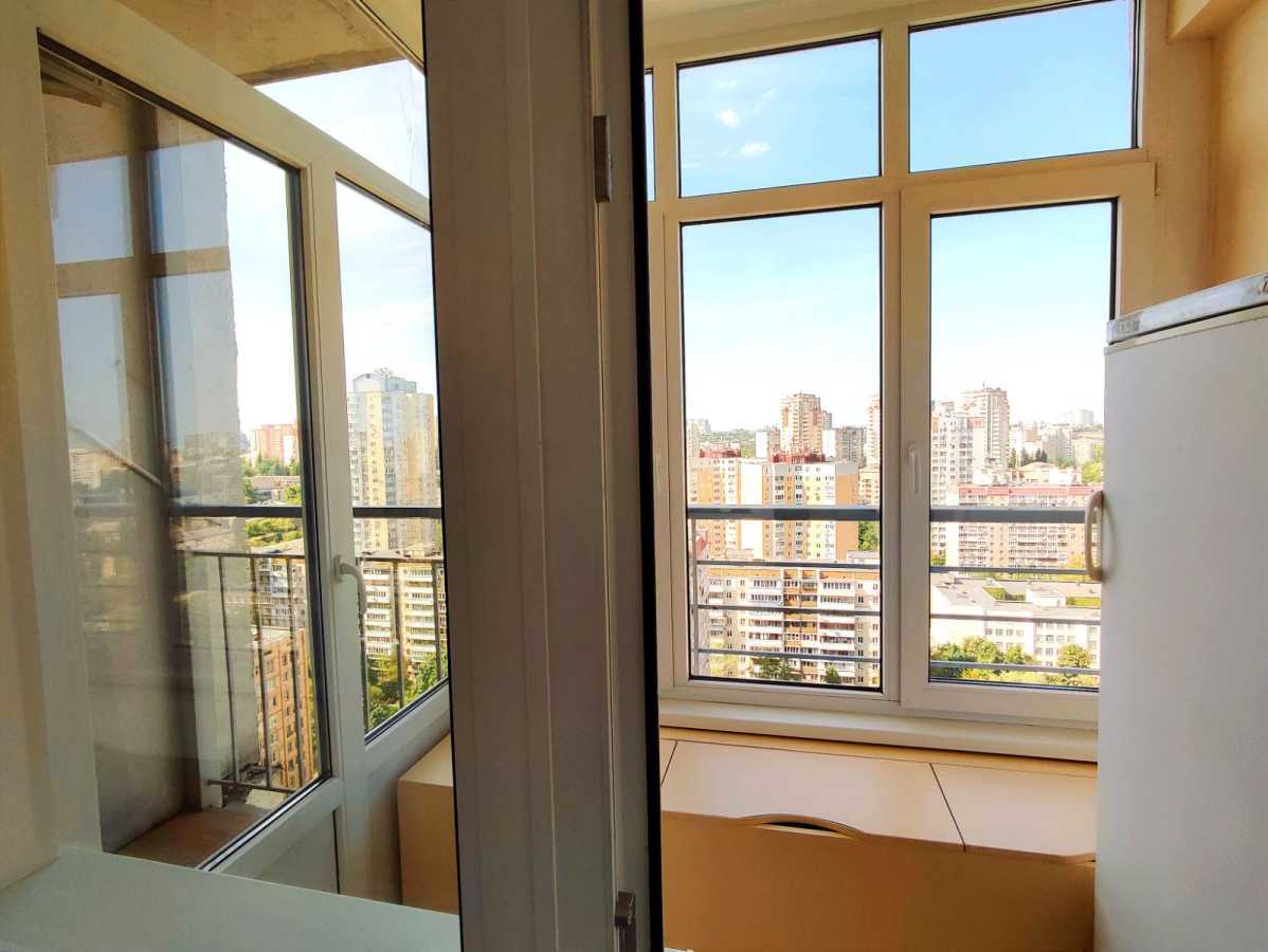 Аренда 3-комнатной квартиры 134.3 м², Николая Голего ул., 7В