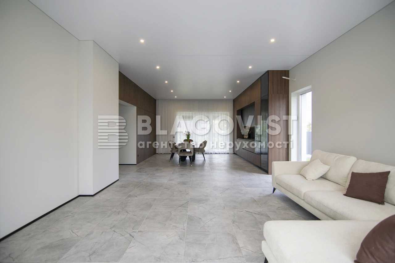 Продажа 5-комнатной квартиры 200 м², Апрельская ул.