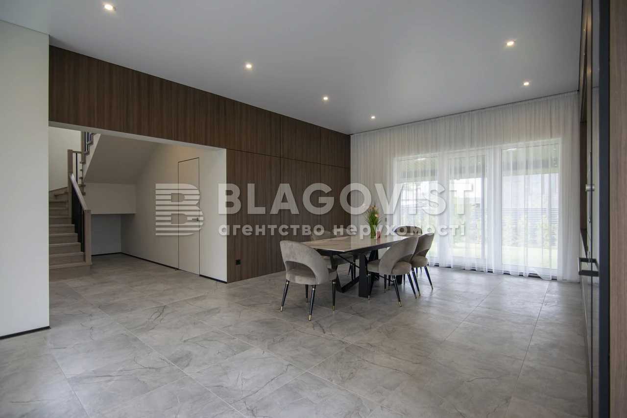 Продажа 5-комнатной квартиры 200 м², Апрельская ул.