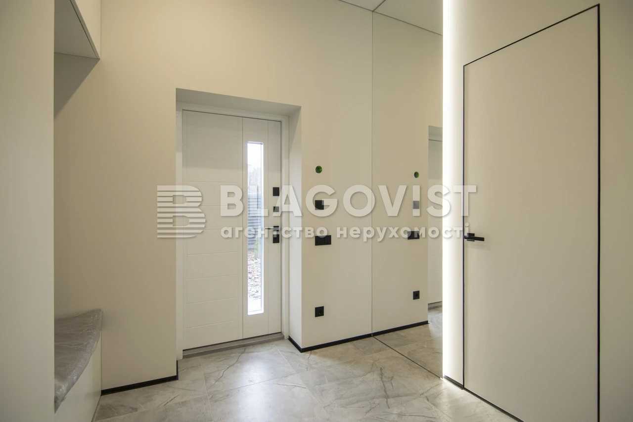 Продажа 5-комнатной квартиры 200 м², Апрельская ул.