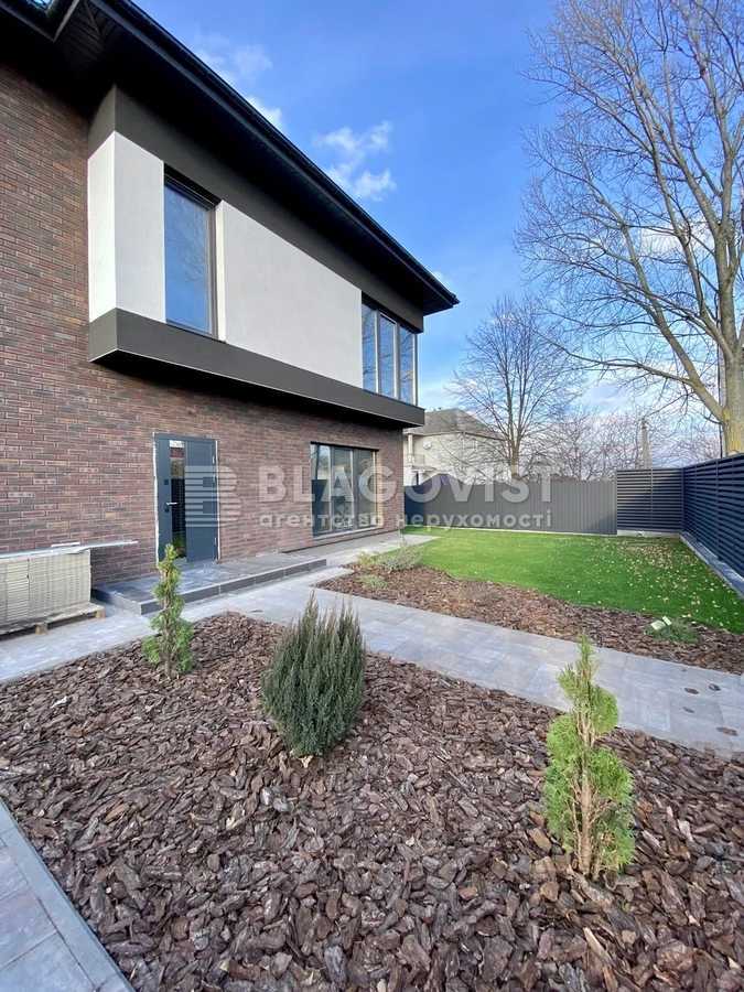Продажа 5-комнатной квартиры 200 м², Апрельская ул.