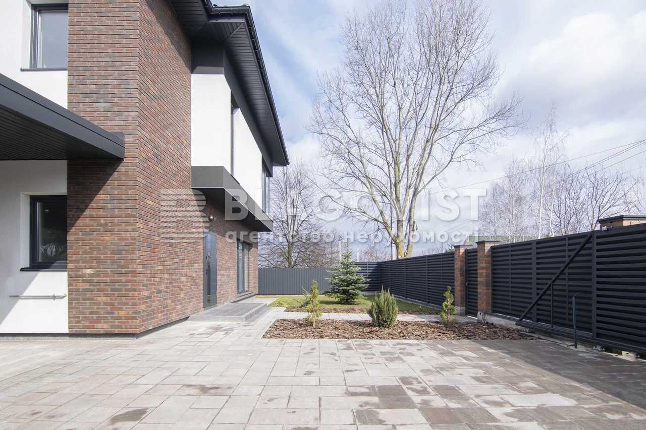 Продажа 5-комнатной квартиры 200 м², Апрельская ул.