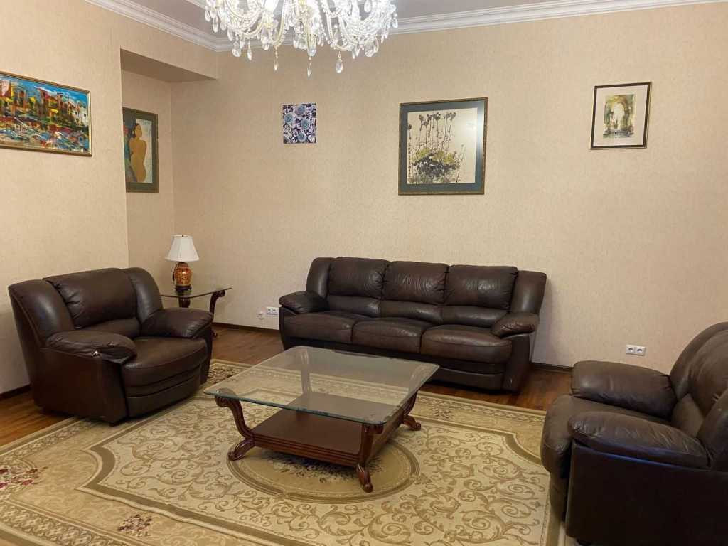 Оренда 3-кімнатної квартири 127 м², Хрещатик вул., 15