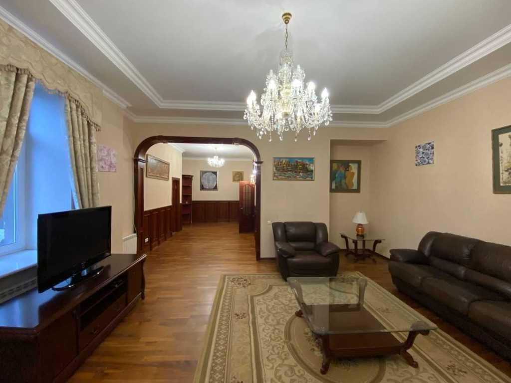 Оренда 3-кімнатної квартири 127 м², Хрещатик вул., 15