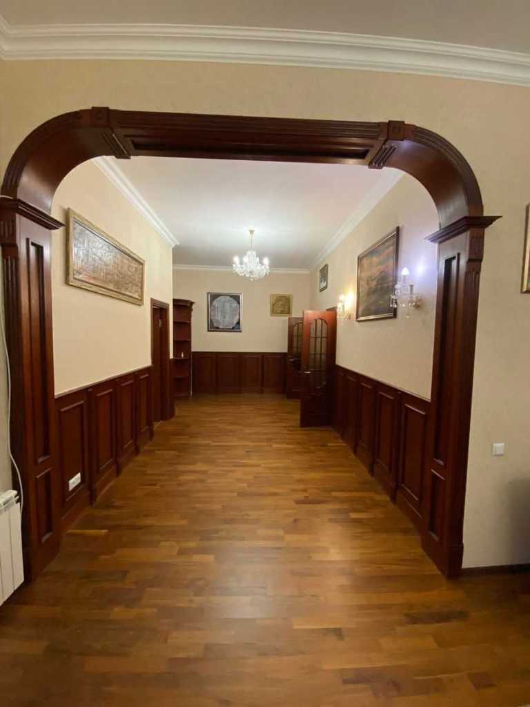 Оренда 3-кімнатної квартири 127 м², Хрещатик вул., 15