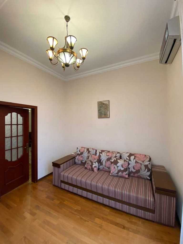 Оренда 3-кімнатної квартири 127 м², Хрещатик вул., 15