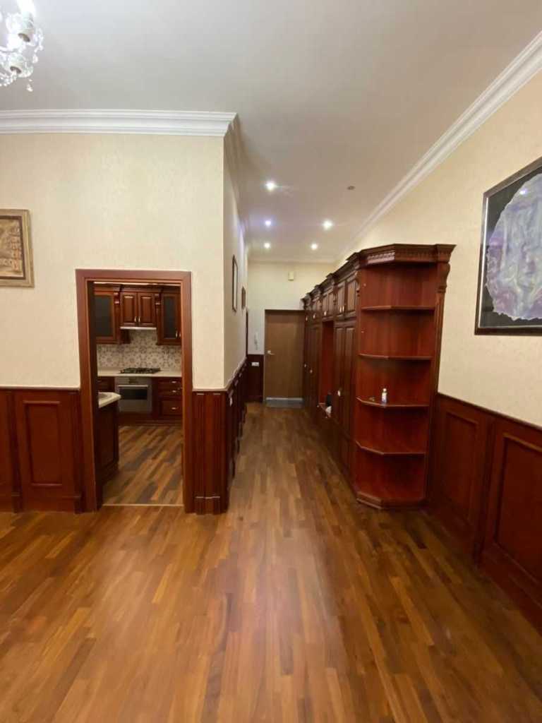 Оренда 3-кімнатної квартири 127 м², Хрещатик вул., 15