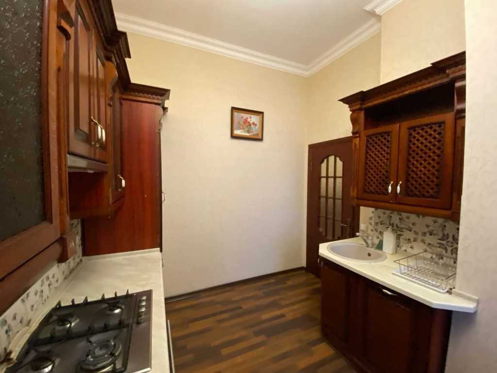 Оренда 3-кімнатної квартири 127 м², Хрещатик вул., 15
