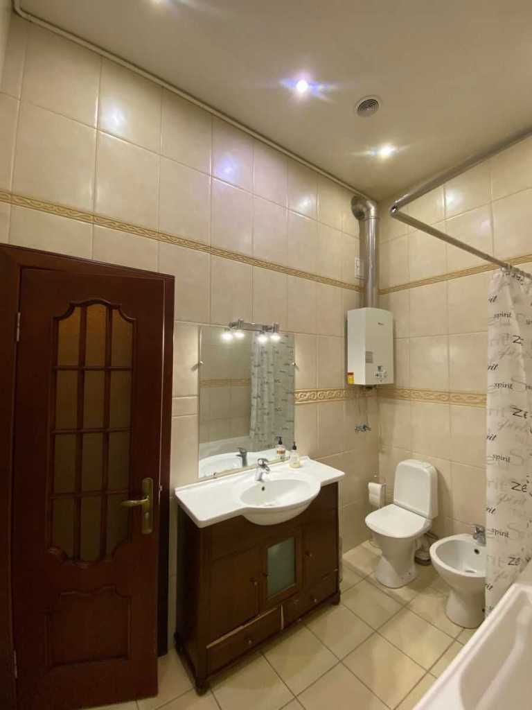 Оренда 3-кімнатної квартири 127 м², Хрещатик вул., 15