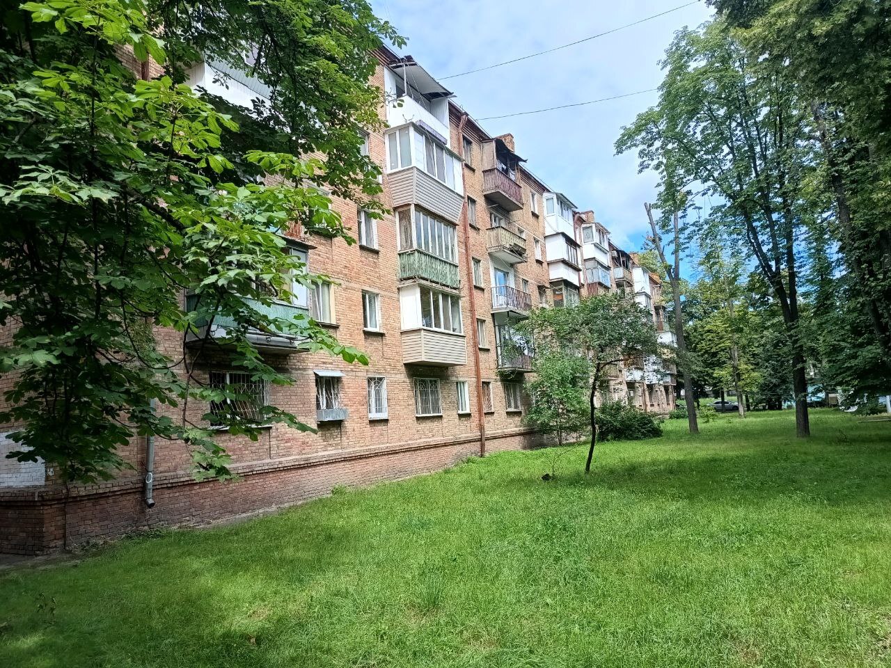 Продажа 1-комнатной квартиры 32 м², Салютная ул., 11