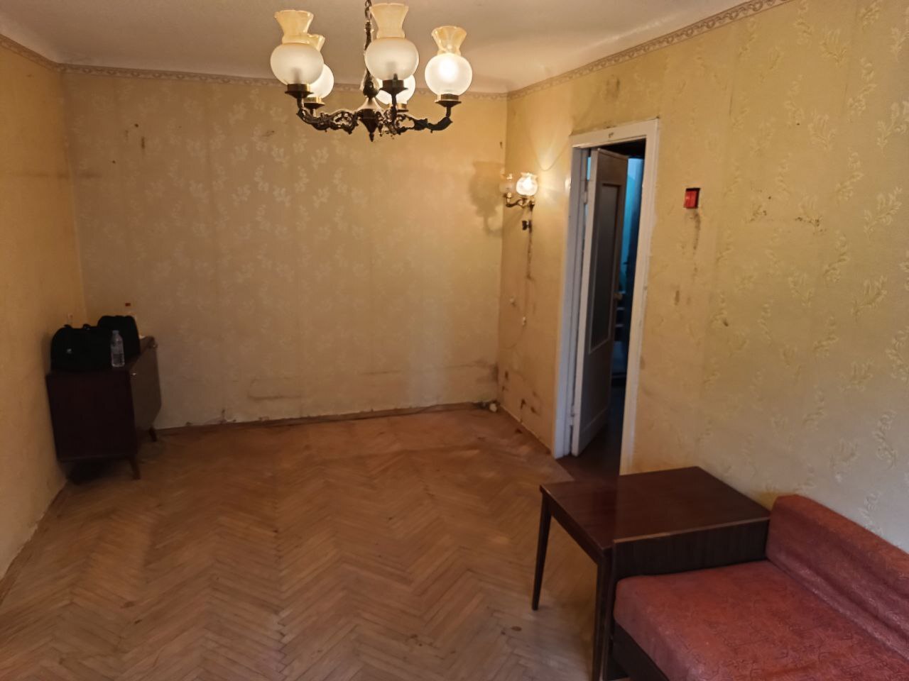 Продажа 1-комнатной квартиры 32 м², Салютная ул., 11