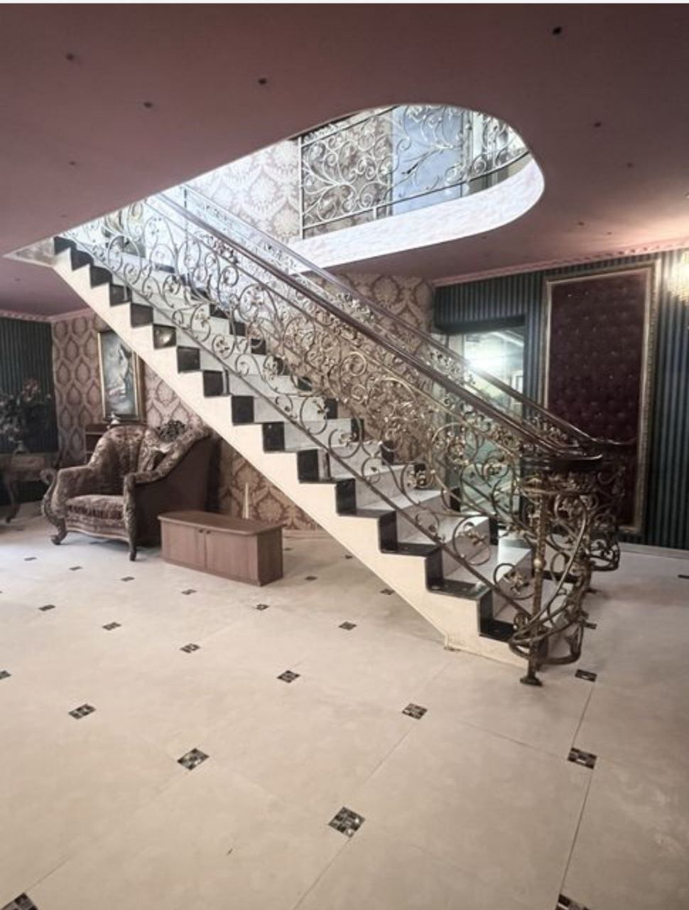 Оренда будинку 500 м², Львівська вул., 15