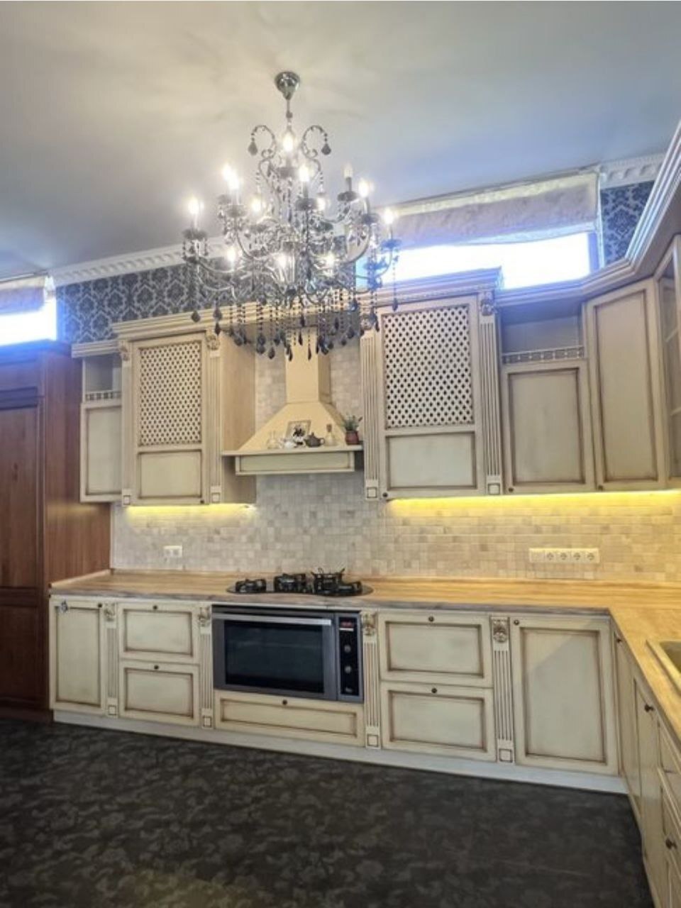 Оренда будинку 500 м², Львівська вул., 15