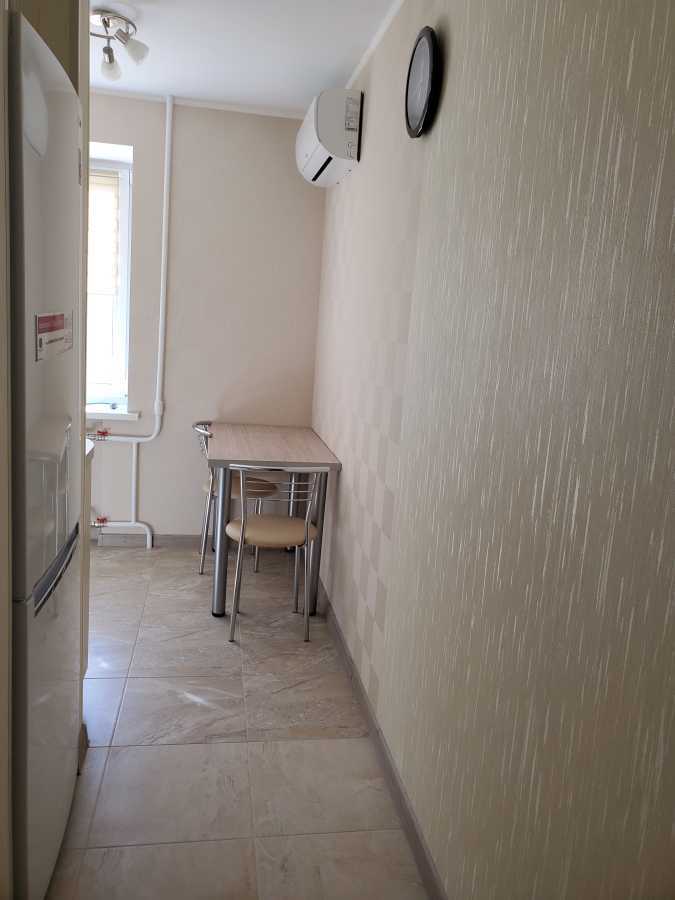Продажа 2-комнатной квартиры 45 м², Евгения Коновальца ул., 15-3