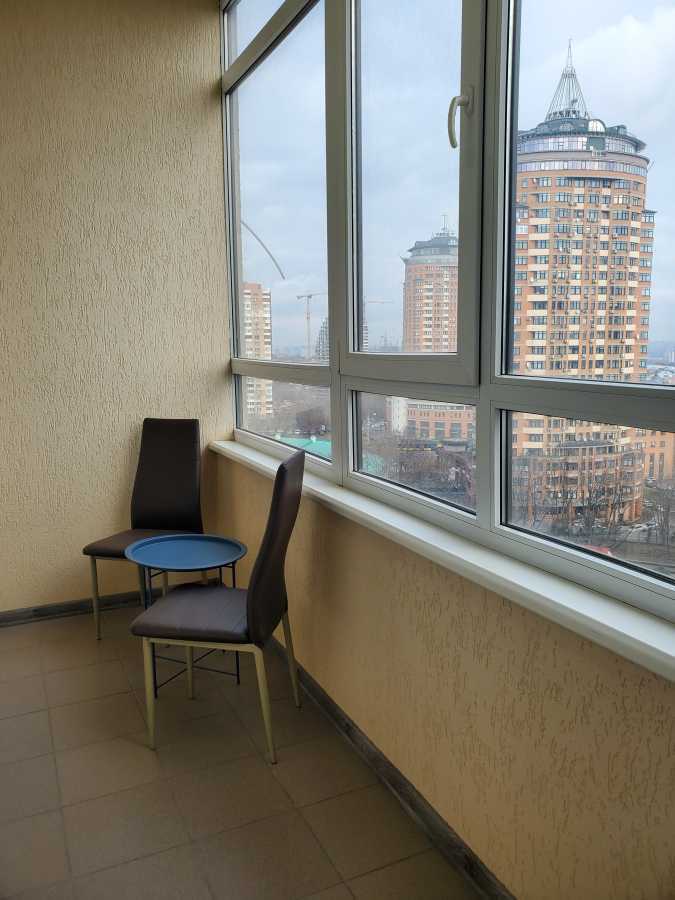 Продажа 2-комнатной квартиры 92 м², Евгения Коновальца ул., 44А