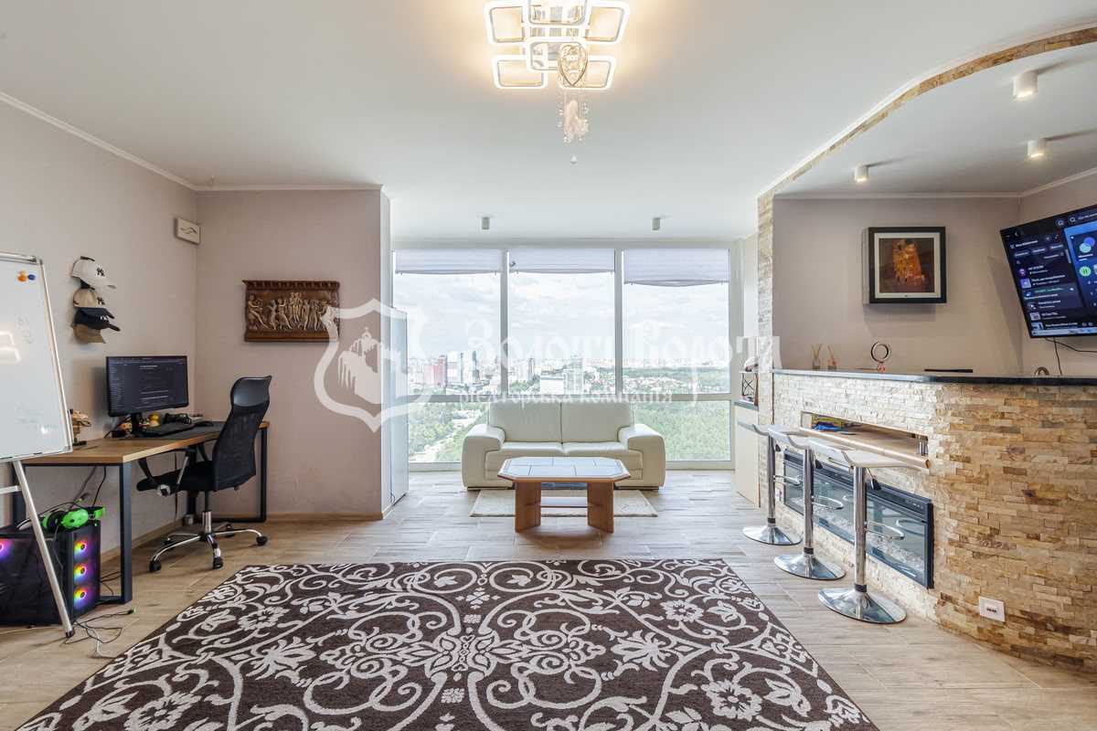 Продажа 4-комнатной квартиры 111 м², Светлая ул., 3д
