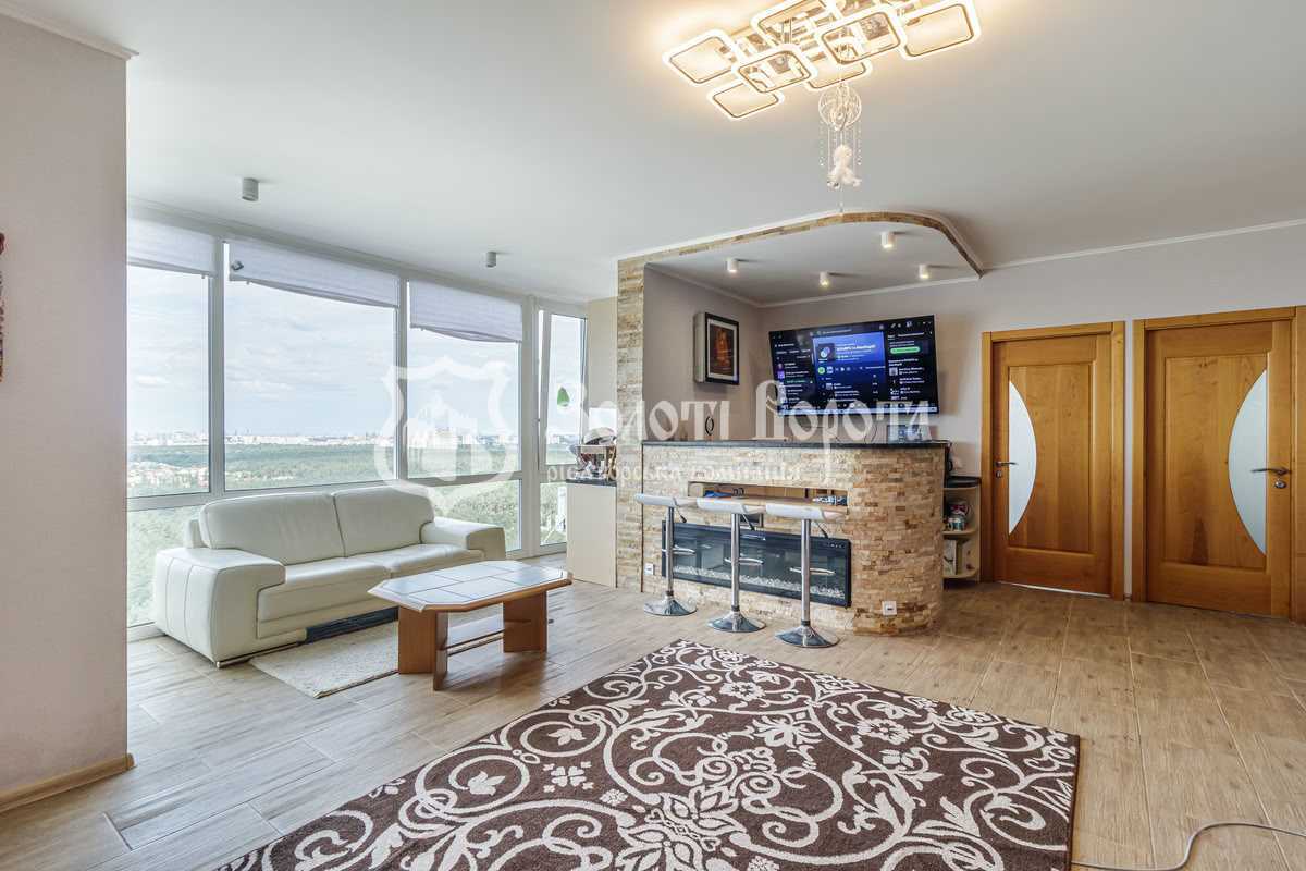 Продажа 4-комнатной квартиры 111 м², Светлая ул., 3д