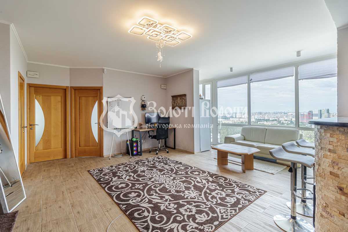 Продажа 4-комнатной квартиры 111 м², Светлая ул., 3д