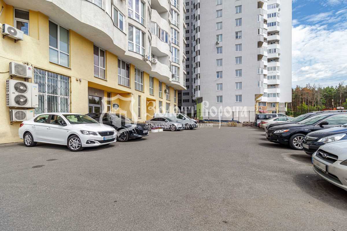 Продажа 4-комнатной квартиры 111 м², Светлая ул., 3д