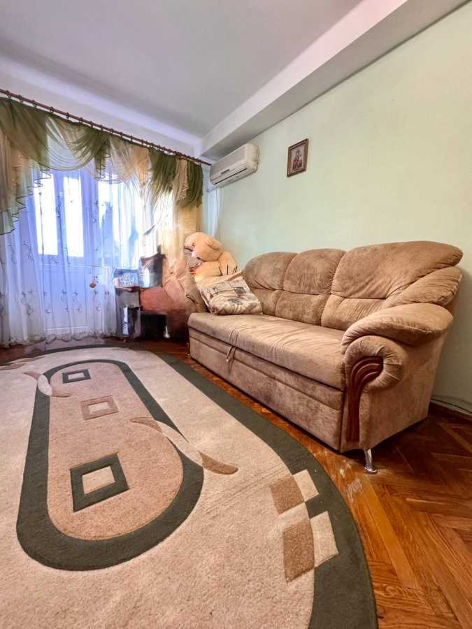 Продажа 2-комнатной квартиры 45 м², Кирилловская ул., 131