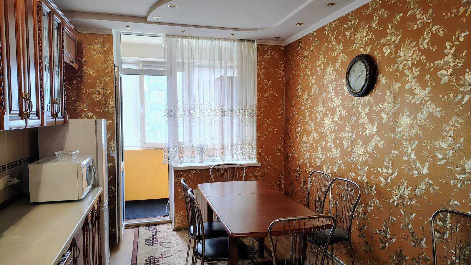 Оренда 2-кімнатної квартири 82 м², Дніпровська наб., 26А