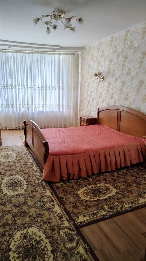 Оренда 2-кімнатної квартири 82 м², Дніпровська наб., 26А