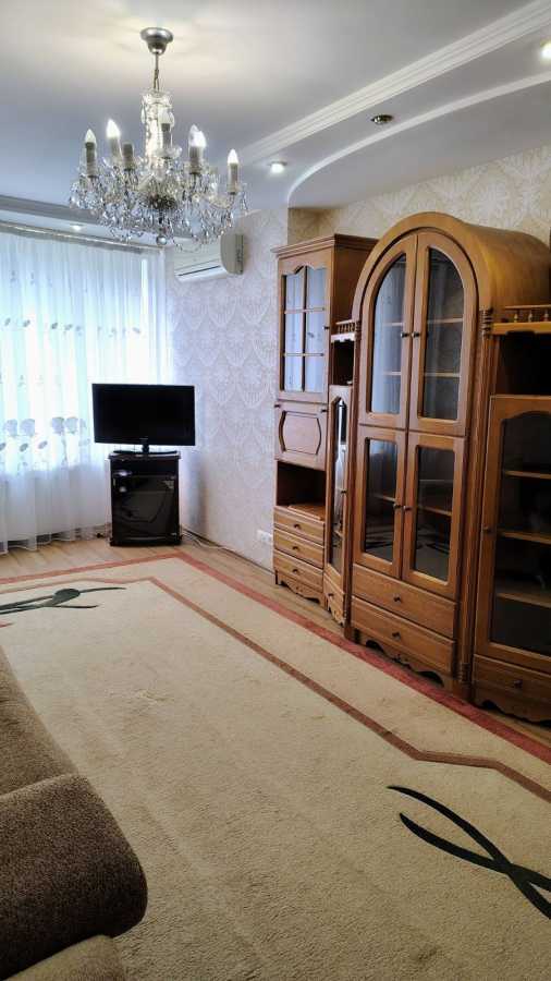 Оренда 2-кімнатної квартири 82 м², Дніпровська наб., 26А