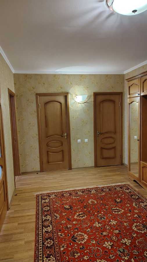 Оренда 2-кімнатної квартири 82 м², Дніпровська наб., 26А