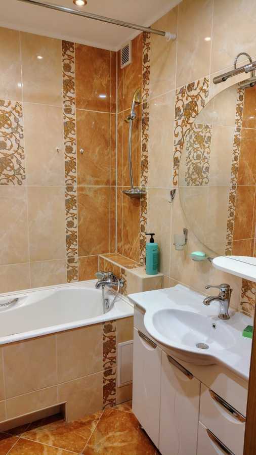 Оренда 2-кімнатної квартири 82 м², Дніпровська наб., 26А