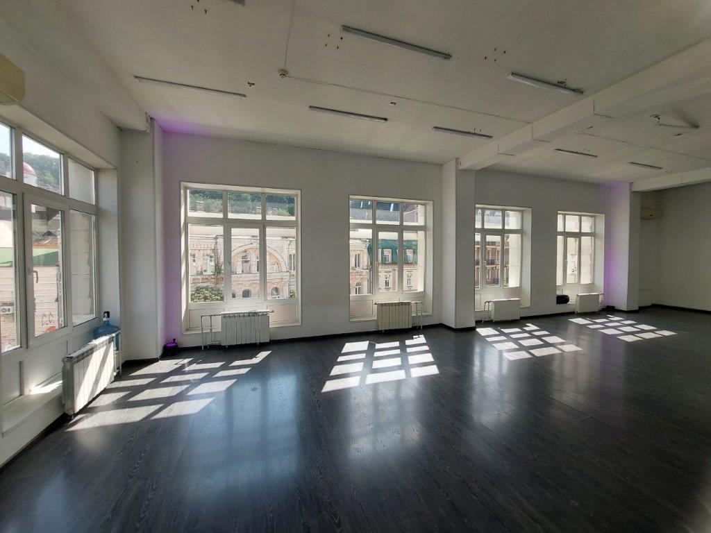 Аренда офиса 105 м², Кирилловская ул., 12