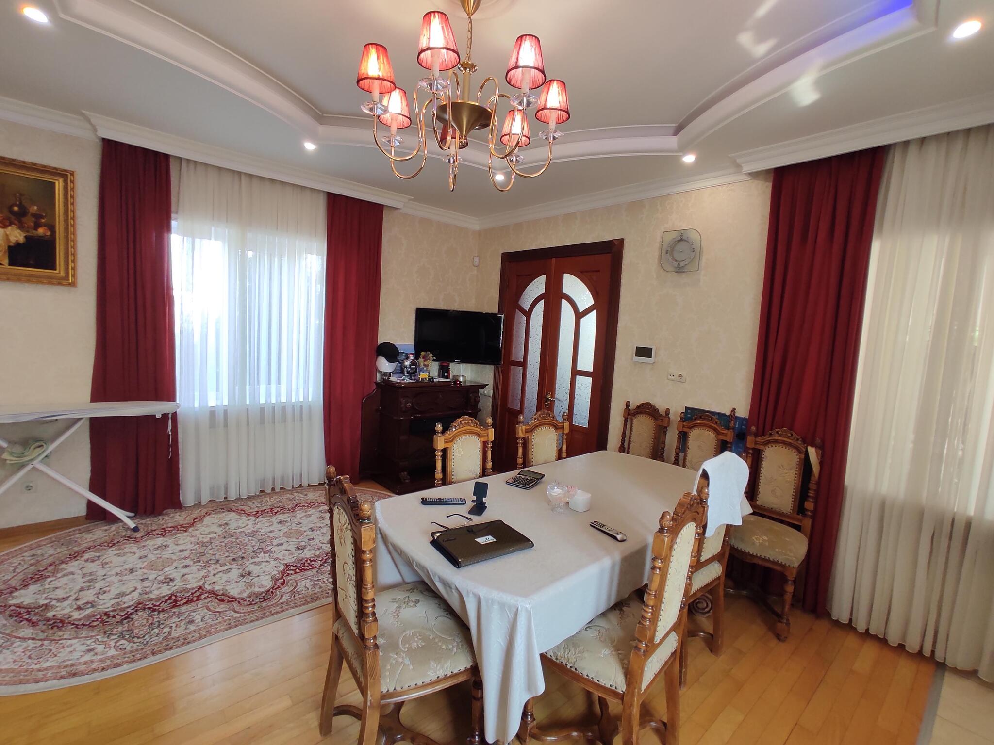 Продаж будинку 275 м², Ньютона вул.