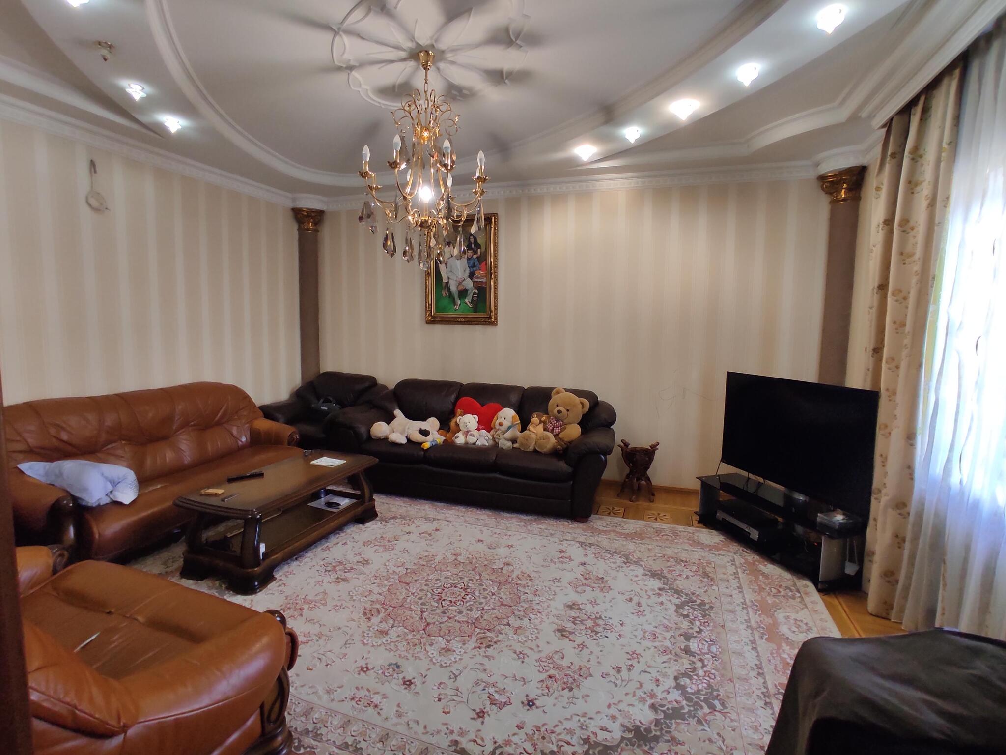 Продаж будинку 275 м², Ньютона вул.